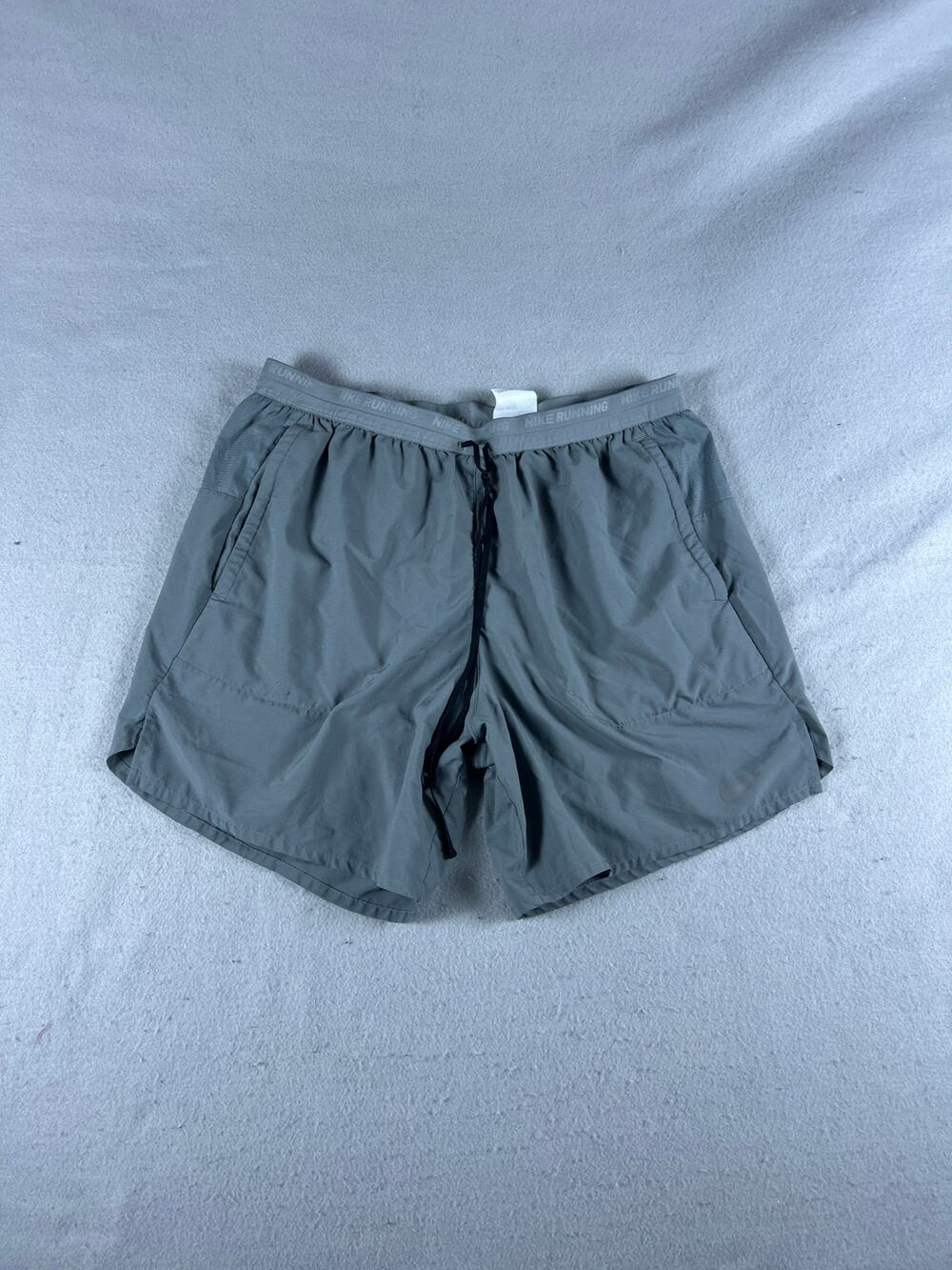 Nike Stride Running Shorts Mens L Gray Dri-FIT 7in Inseam Brief Lined Activewear